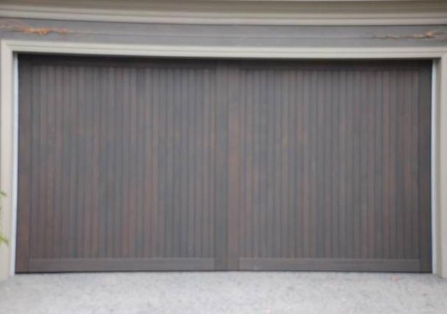 13T_Western_Red_Cedar_with_Border_0_Tilt-Panel-Lift-Garage-Doors_640px
